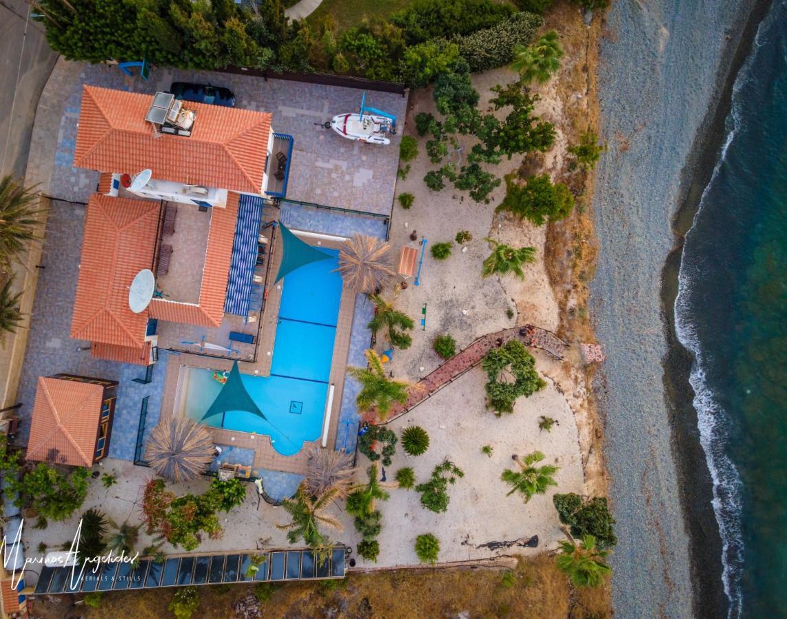 Astrofegia Beachfront Villa 波莫斯 外观 照片