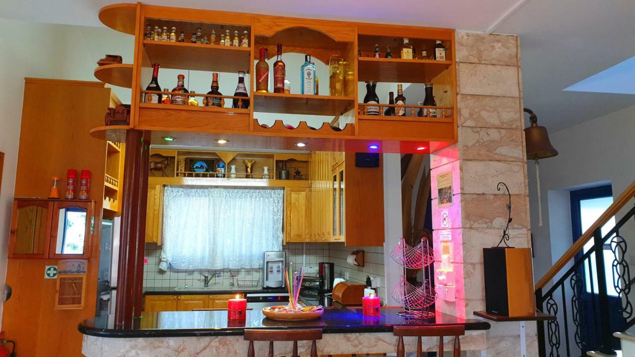 Astrofegia Beachfront Villa 波莫斯 外观 照片