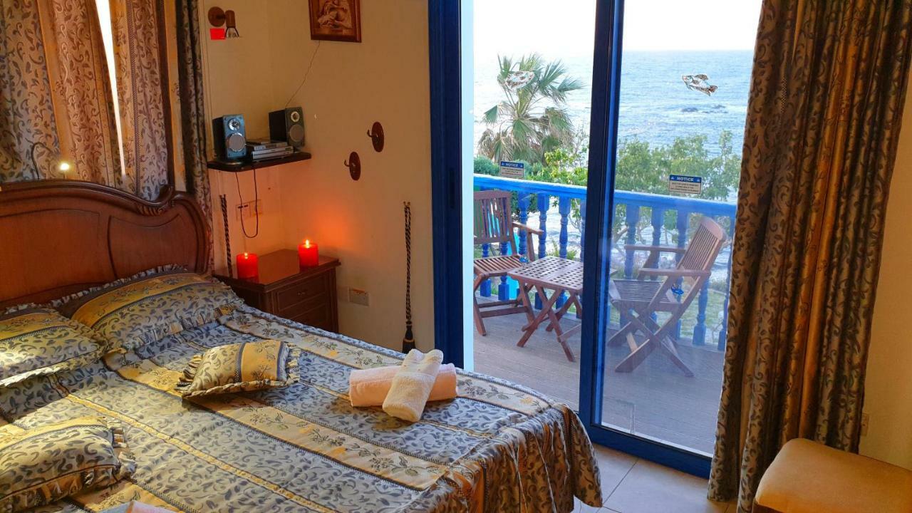 Astrofegia Beachfront Villa 波莫斯 外观 照片